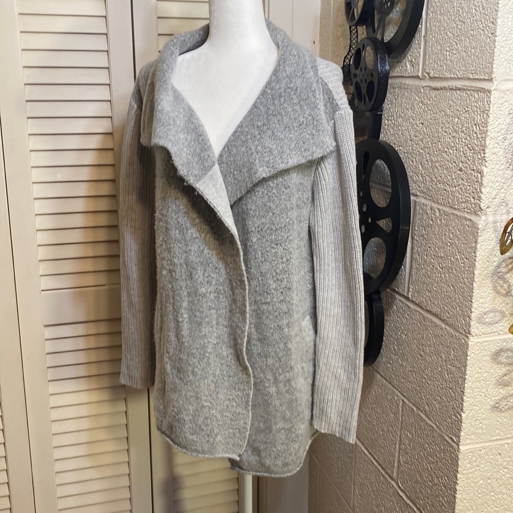 UMGEE M heavy open cardigan in grays with mixed fabrics in EUC